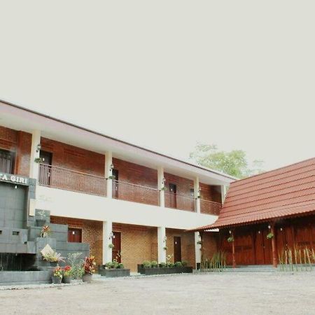 Amerta Giri Guest House Wonosobo Eksteriør bilde
