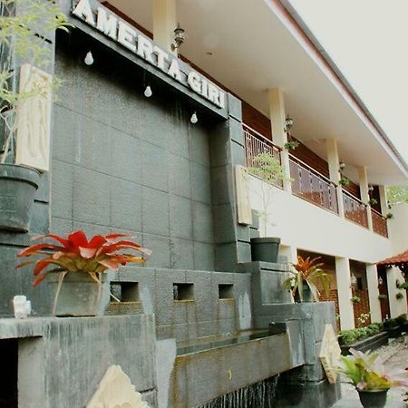 Amerta Giri Guest House Wonosobo Eksteriør bilde